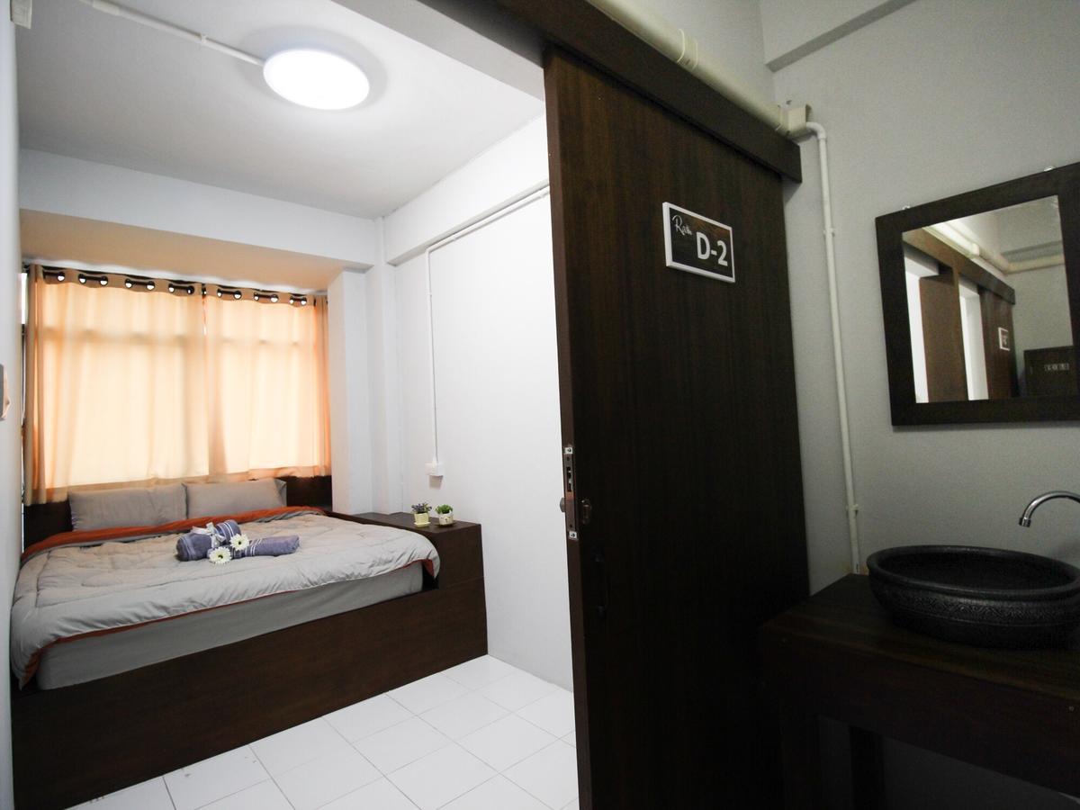 Bedtiny Hostel (Adults Only) Chiang Mai Zewnętrze zdjęcie